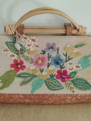 Handbag with embroidery used, bamboo handles, linen and cotton fabric