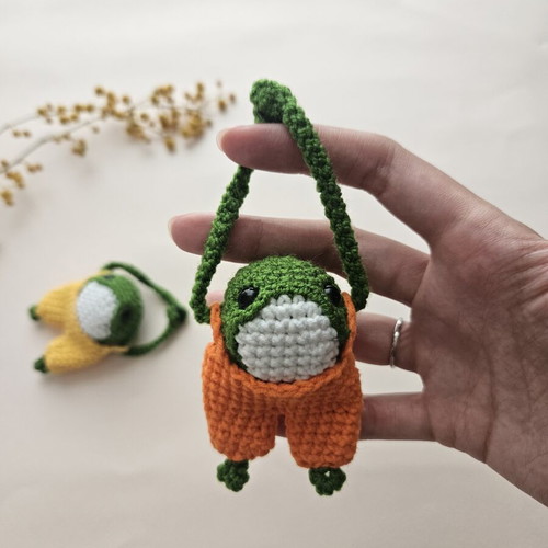 Froggy amigurumi handmade, like new