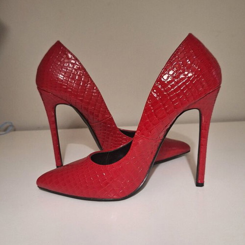 Tulipano red crocodile-effect patent leather pumps like new, size 40, 12 cm heel