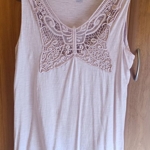 Attrattivo set sleeveless top with design and jacket like new