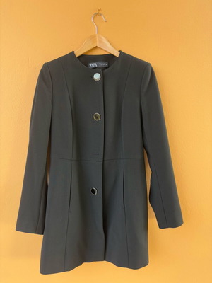 Zara black women's coat size M like new