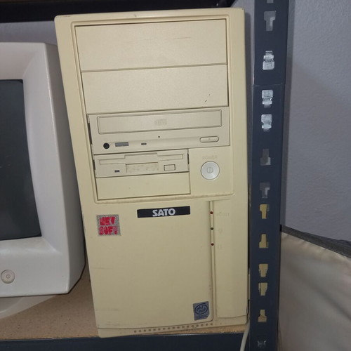 Pentium 1 desktop set used with keyboard, printer, and scanner