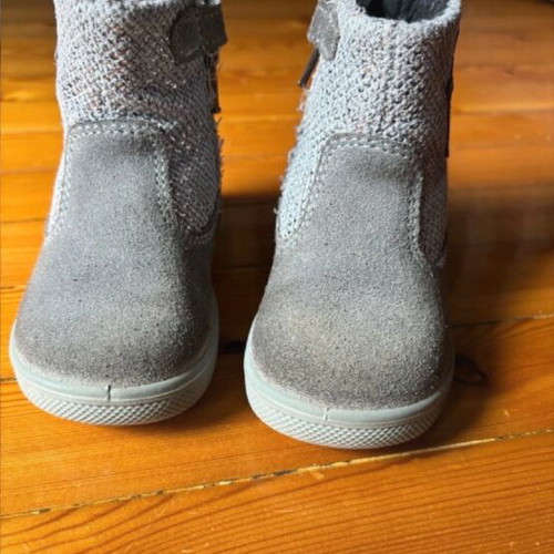 Primigi children's boots size 21 like new, barely worn