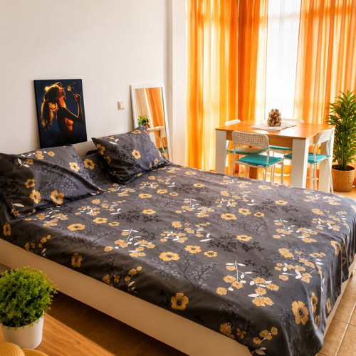 Studio apartment near beach in Sveti Vlas with garden view