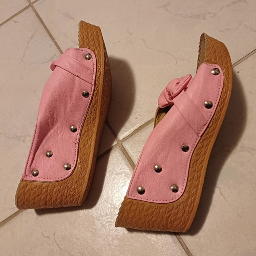 Pink platform shoes used with bow and gold studs, size 37