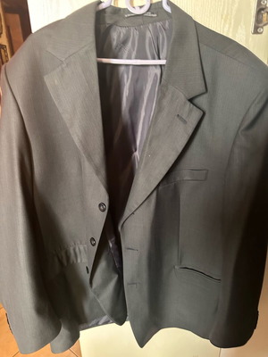 Jacket size 62 like new with shoulder pads black and grey