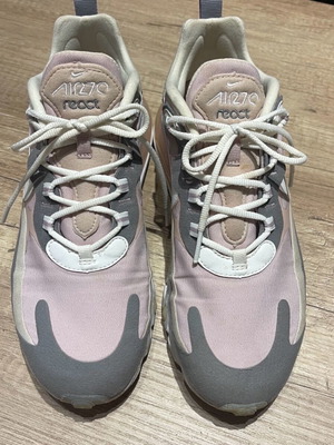 Nike women's athletic shoes used, size 39, pink