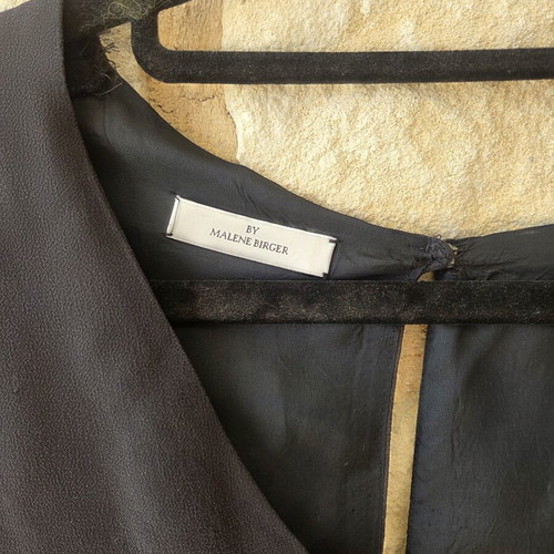 By Malene Birger Gemma Silk Sleeveless V-Neck Blouse like new, black, size L