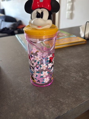 Girls' cup new with Minnie Mouse design