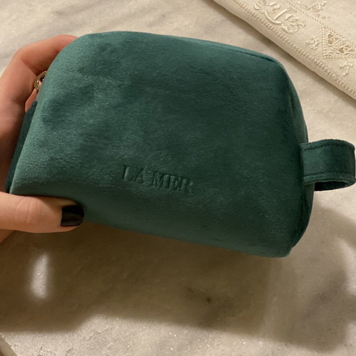 La Mer limited edition Emerald velvet makeup pouch
