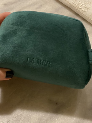 La Mer limited edition Emerald velvet makeup pouch