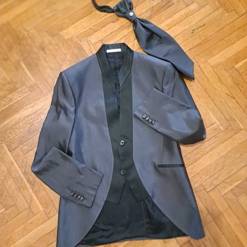 Italian Carlo Pignatelli groom suit like new with shirt, tie and belt