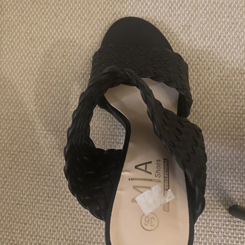 Black sandals like new, size 36, unique design