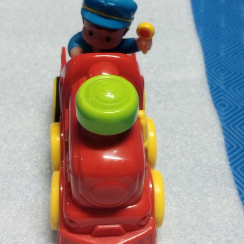 Set of 2 toy cars like new