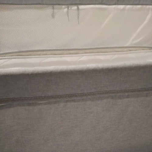 Baby cot like new with anatomical mattress and rocking legs