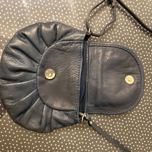 Vera Pelle leather crossbody bag new, blue with fan design