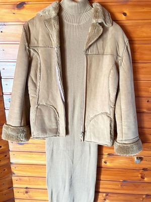 Beige dress Andonella and On Line jacket with fur set used