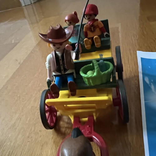 Playmobil carriage with horse and family set like new