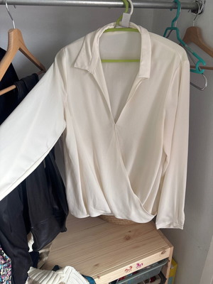 White shirt blouse large like new