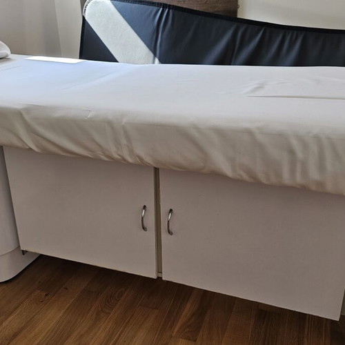 Professional Aesthetic Massage Bed used with Storage Space