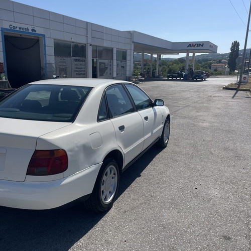 Audi A4 B5 1995 1.8L 125hp sedan manual