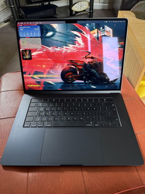 Apple MacBook Air M3 λάπτοπ με 16GB RAM και 256GB SSD