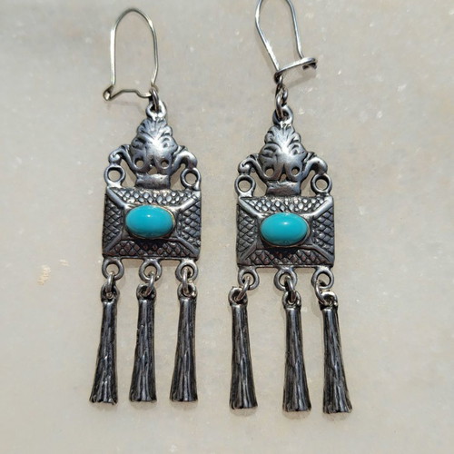 Handmade earrings made of 925 silver and semi-precious turquoise stones