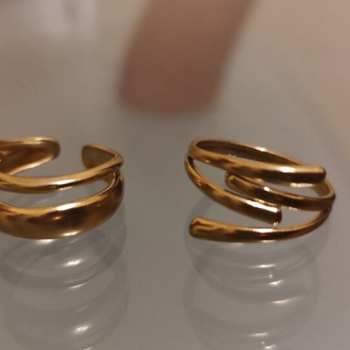 Set of two gold-tone rings size 8, stainless steel, new