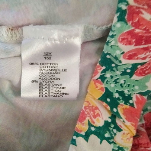 Set white t-shirt with floral shorts like new, 12 years old, 152cm
