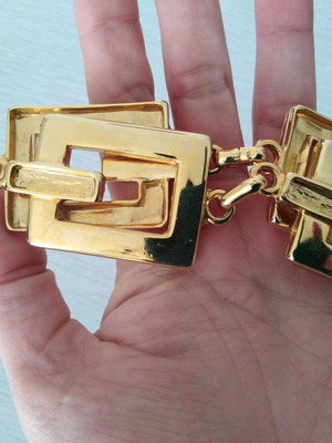 Metallic gold-plated belt with geometric design like new, 105 cm