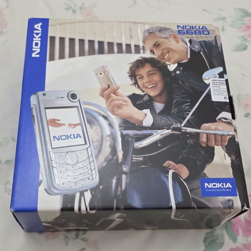 Nokia 6680 phone like new complete with accessories