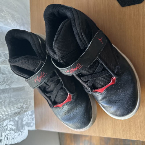 Nike kids' athletic shoes size 33 like new, black