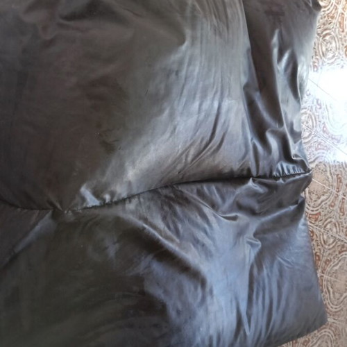 Pouf sofa like new, leather with zipper filling