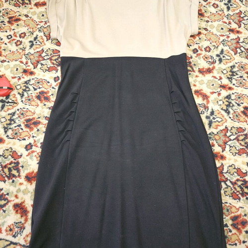 Women's dress with pleats like new, black and beige, size L