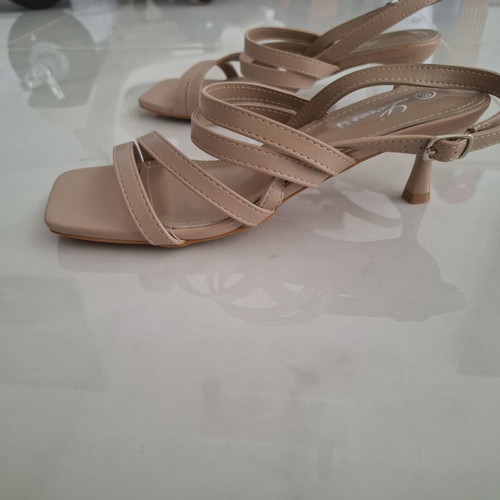 Sandal nude-beige with low heel, new, soft straps