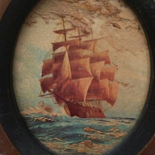 Oval miniatures like new in wooden frames