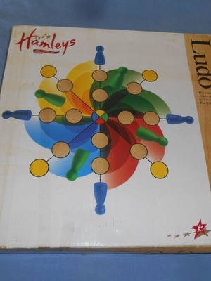 Wooden Griniaris Ludo used, complete set