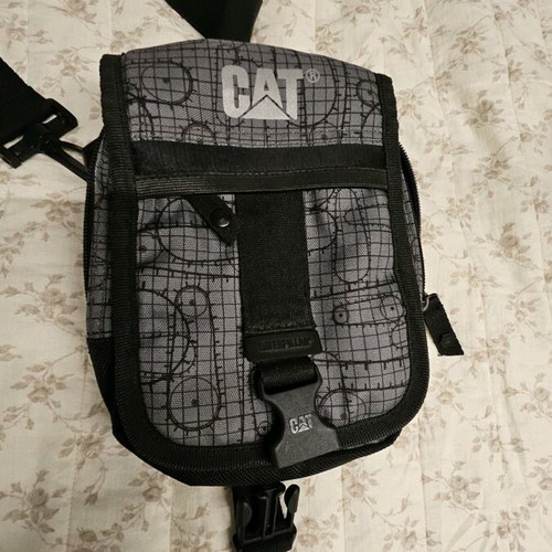 Caterpillar shoulder bag like new, gray