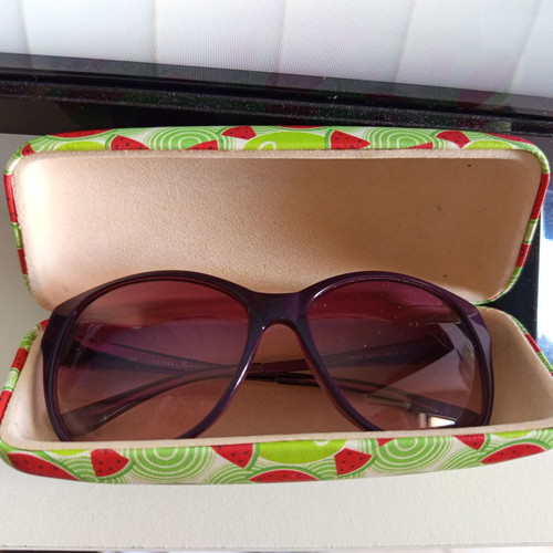 Guess women's purple sunglasses like new with gradient lens