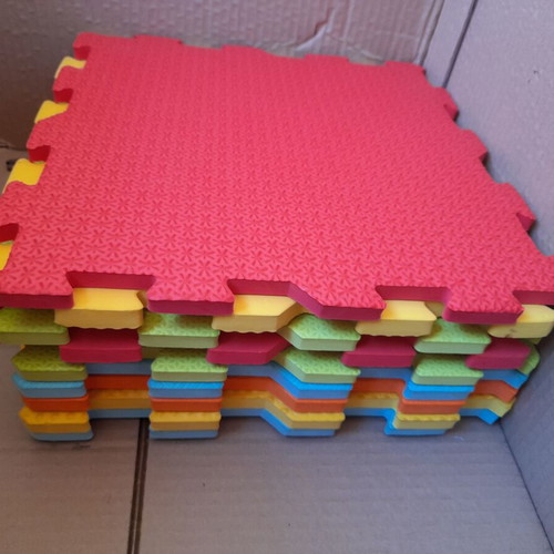 Ludi EVA Safety Floor like new, colorful set of 9 pieces