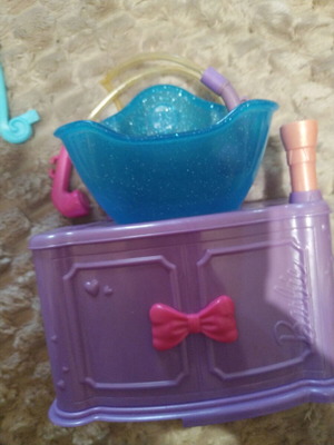 Έπιπλα Barbie μεταχειρισμένα, πακέτο με μπανιέρα, ντουλάπα, κρεβάτι
