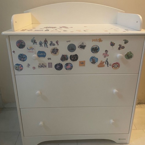 Casababy baby changing dresser like new white with 3 large drawers