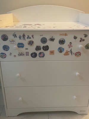 Casababy baby changing dresser like new white with 3 large drawers