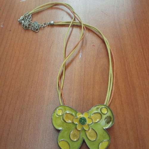 Necklaces hanging like new, pack of 4 multicolored