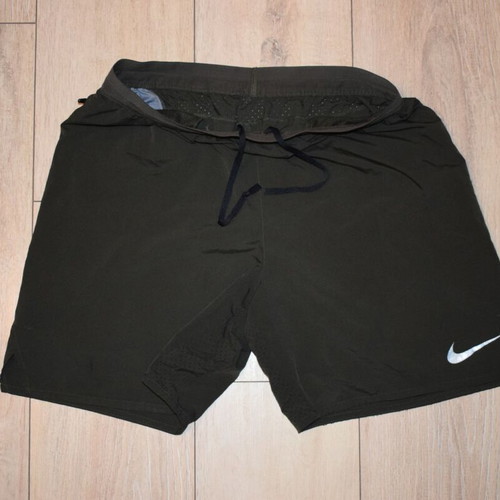 Nike Light Shorts Men size M used, green