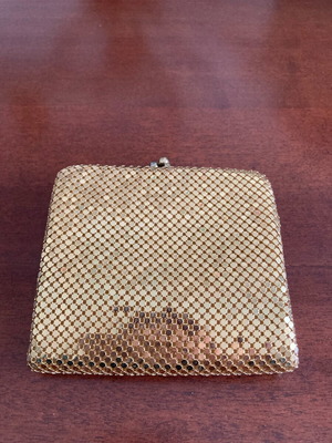 Vintage midcentury wallet in Whiting & Davis style with gold sequins like new