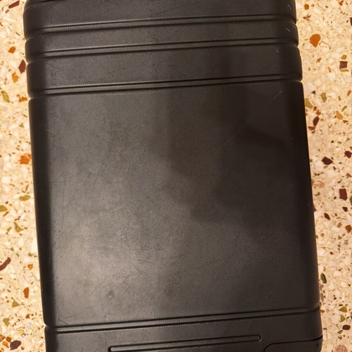 Pathfinder suitcase with multiple pockets, high quality
