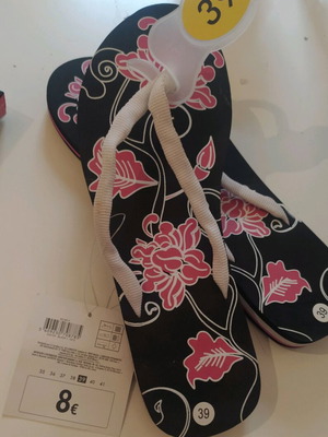 Women's floral flip-flops size 39 Happy Holidays