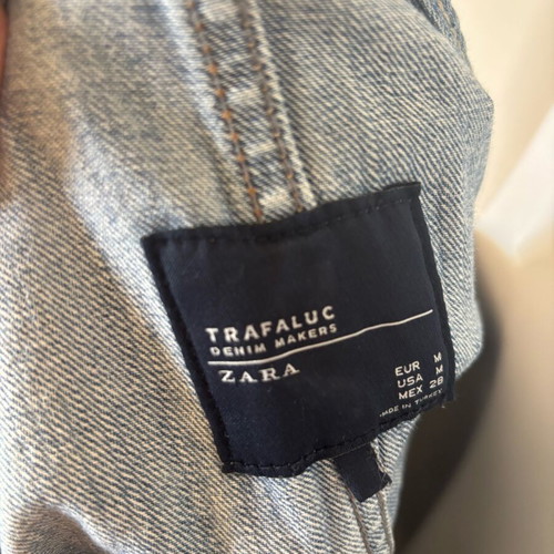 Zara denim jumpsuit M like new with embroidered lace on knee blue