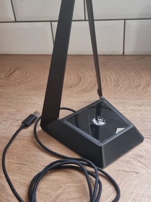 Silvercrest headphone stand with LED and 3 USB ports like new